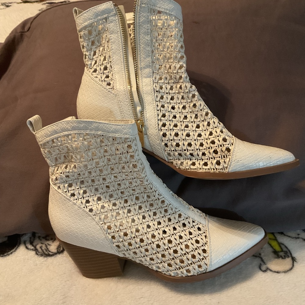CATO BOOSTS